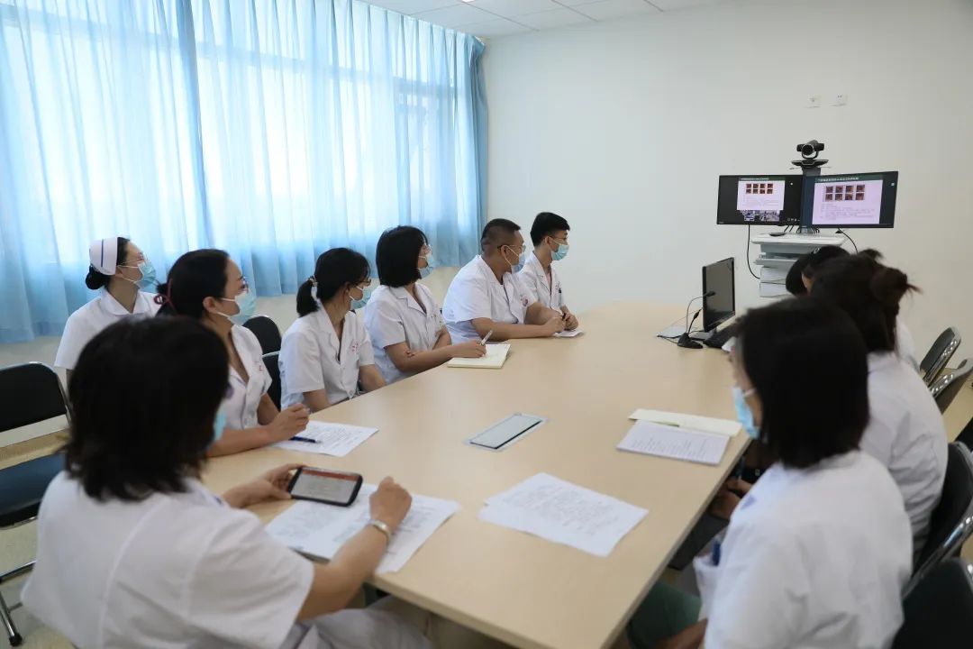 全省首家！中國醫(yī)科大學附屬第一醫(yī)院專家來“查房”，家門口享國內(nèi)優(yōu)質(zhì)醫(yī)療資源！(圖7)