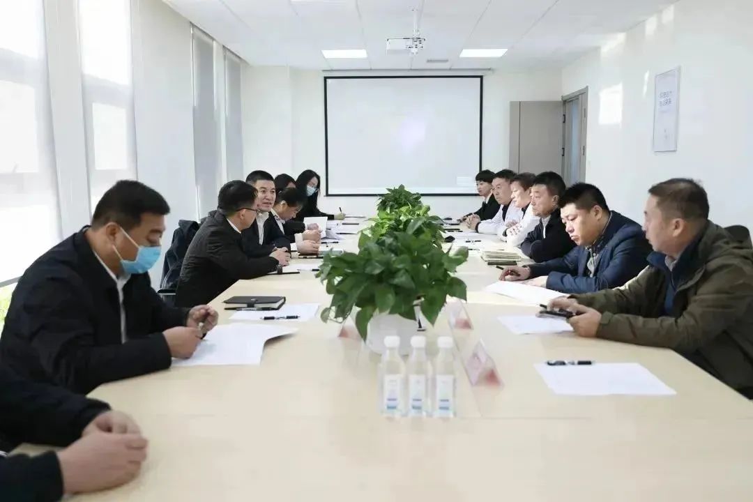 龍港區(qū)人大、區(qū)政府領(lǐng)導(dǎo)一行視察調(diào)研龍港國際醫(yī)療健康產(chǎn)業(yè)園(圖10)