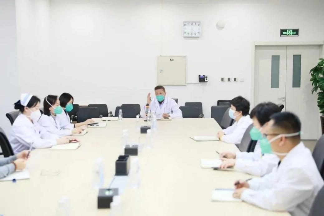 人民醫(yī)院為人民，市二院舉全院之力保障醫(yī)療救治，牢守生命防線！(圖1)