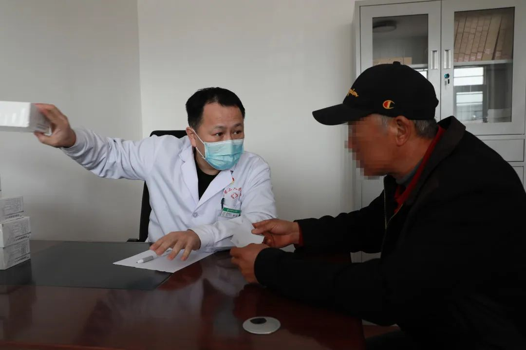 踐行黨的二十大精神，市二院黨員開展大型公益出診！(圖1)